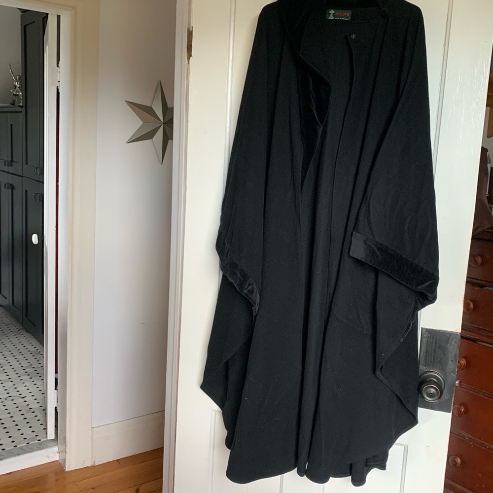 Molina Black Women's Cape